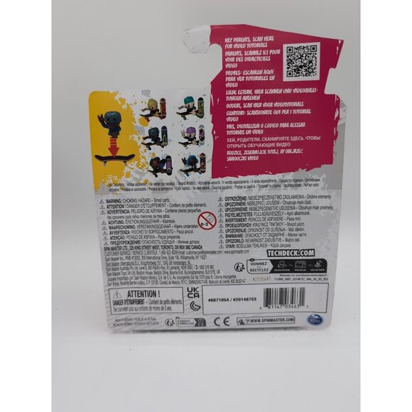 2024 [Spin Master] Tech Deck SK8 Crew - Series 1 Shred Pack - Gray Helmet - Picture 2 of 2